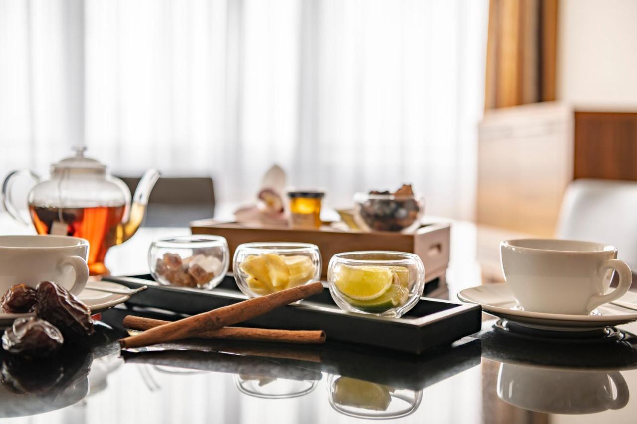 The Westin Grand Munich Hotel Ngoại thất bức ảnh Tea service