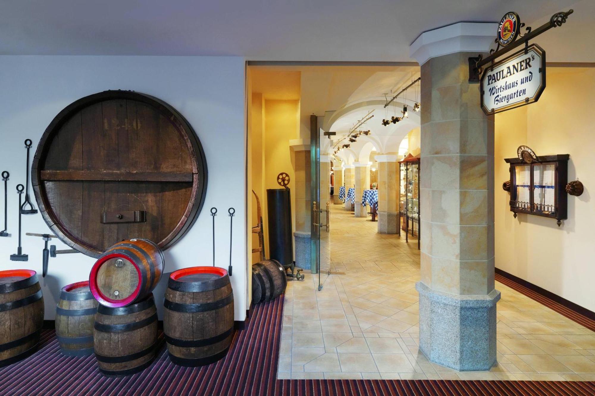 The Westin Grand Munich Hotel Ngoại thất bức ảnh The wine museum