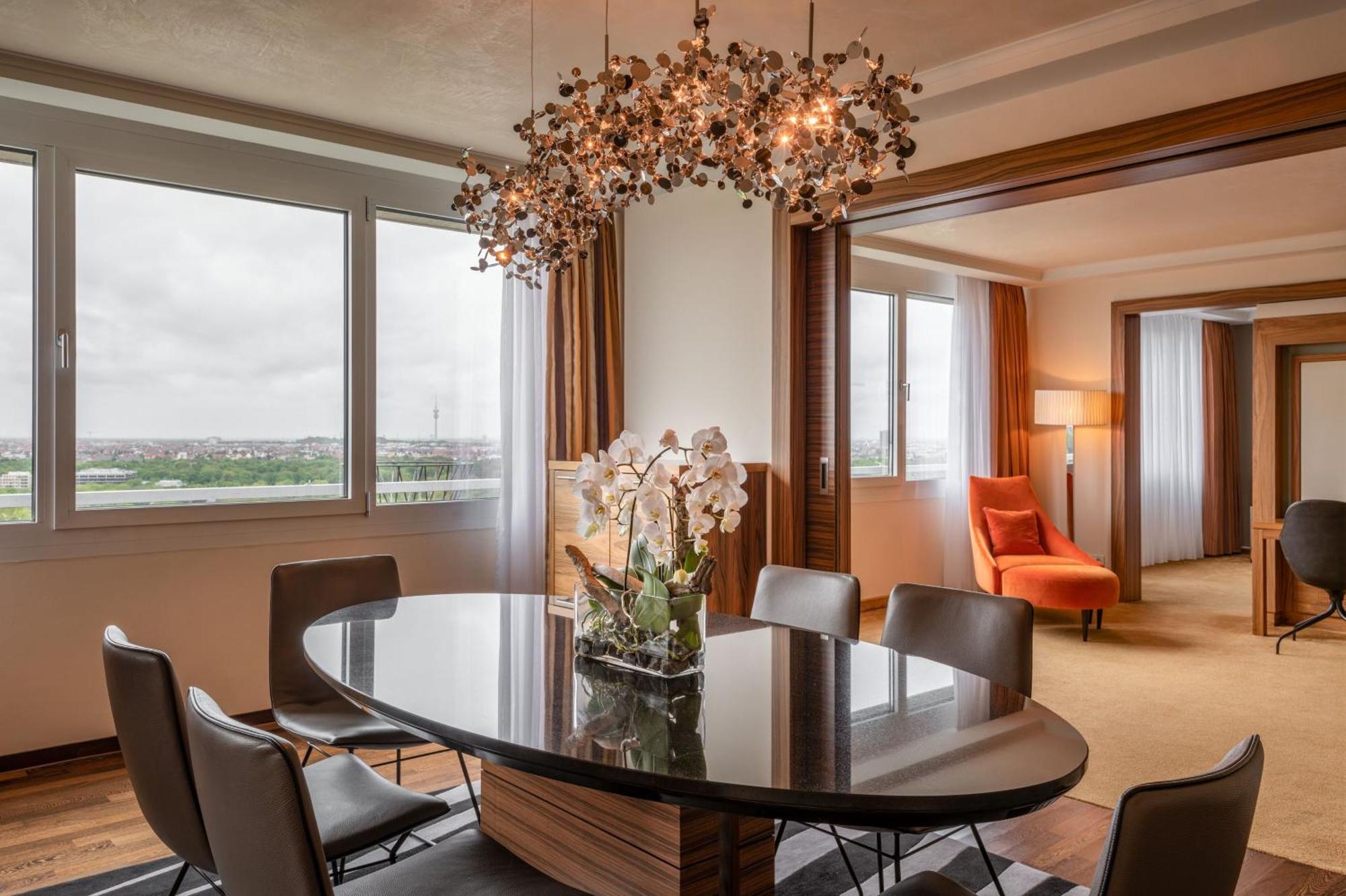 The Westin Grand Munich Hotel Ngoại thất bức ảnh A suite at the InterContinental Berlin