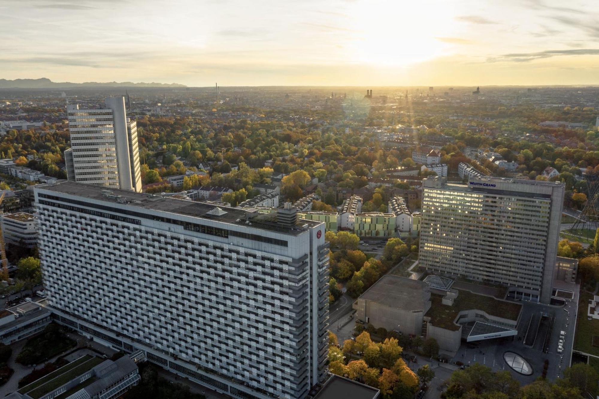 The Westin Grand Munich Hotel Ngoại thất bức ảnh Aerial view of the campus