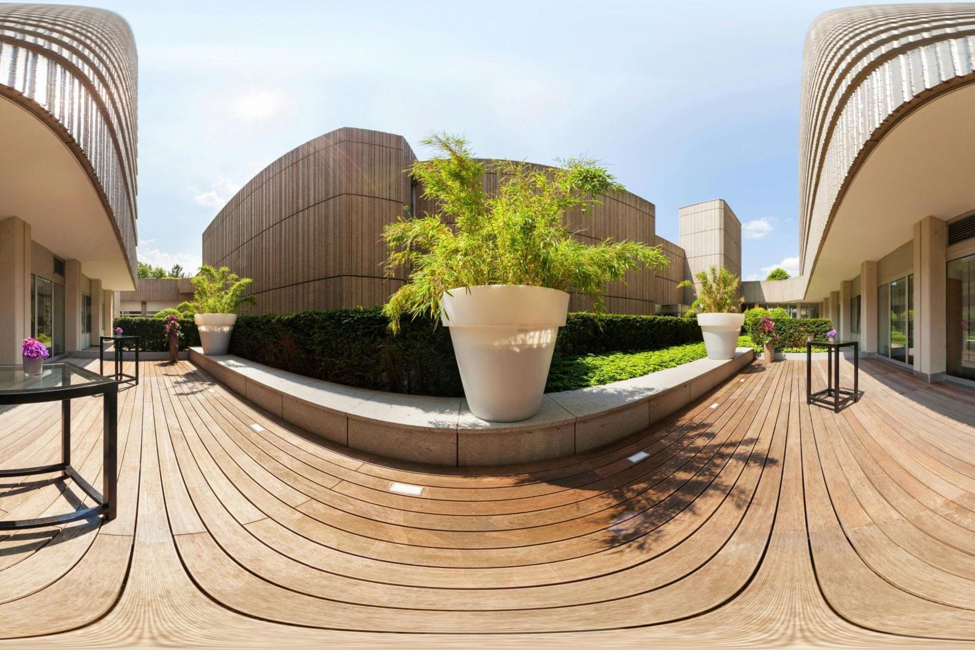 The Westin Grand Munich Hotel Ngoại thất bức ảnh A 360° panorama of the courtyard of the National Museum of Singapore.