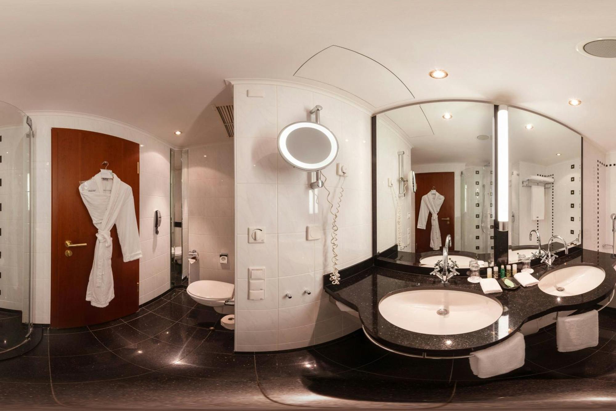The Westin Grand Munich Hotel Ngoại thất bức ảnh Bathroom